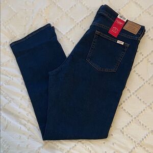 Levi's Women's Straight Leg Jeans in Dark Blue
NWOT